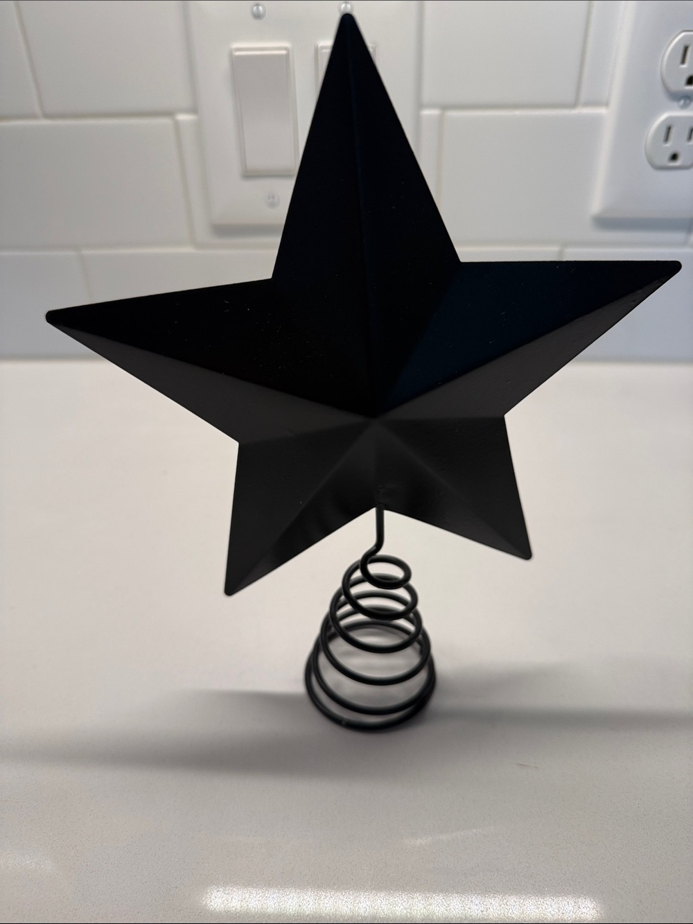 Matte Black Metal Star Tree Topper with Spiral Base